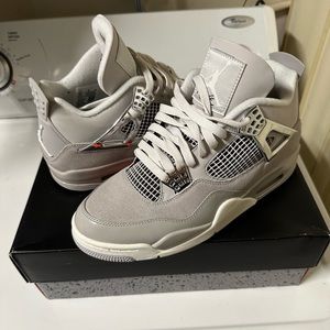 Jordan 4 “Frozen Moments”